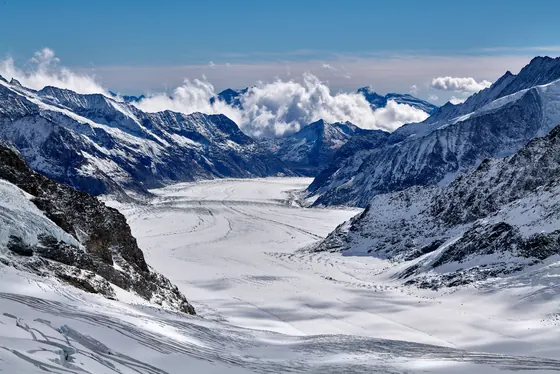 Vue depuis la terrasse du Sphinx sur le grand glacier d’Aletsch