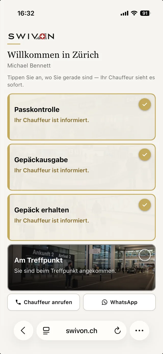 Ankunfts-Seite nach dem dritten Tipp: Passkontrolle, Gepäckausgabe und Gepäck erhalten sind gold hinterlegt und abgehakt, nur Am Treffpunkt ist noch offen